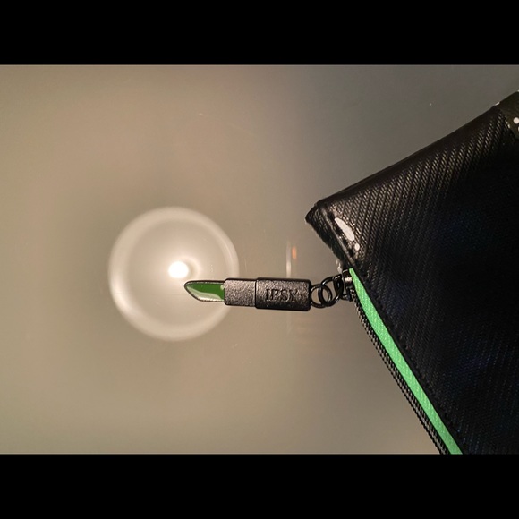 - New! Ipsy cosmetic bag - Picture 3 of 5